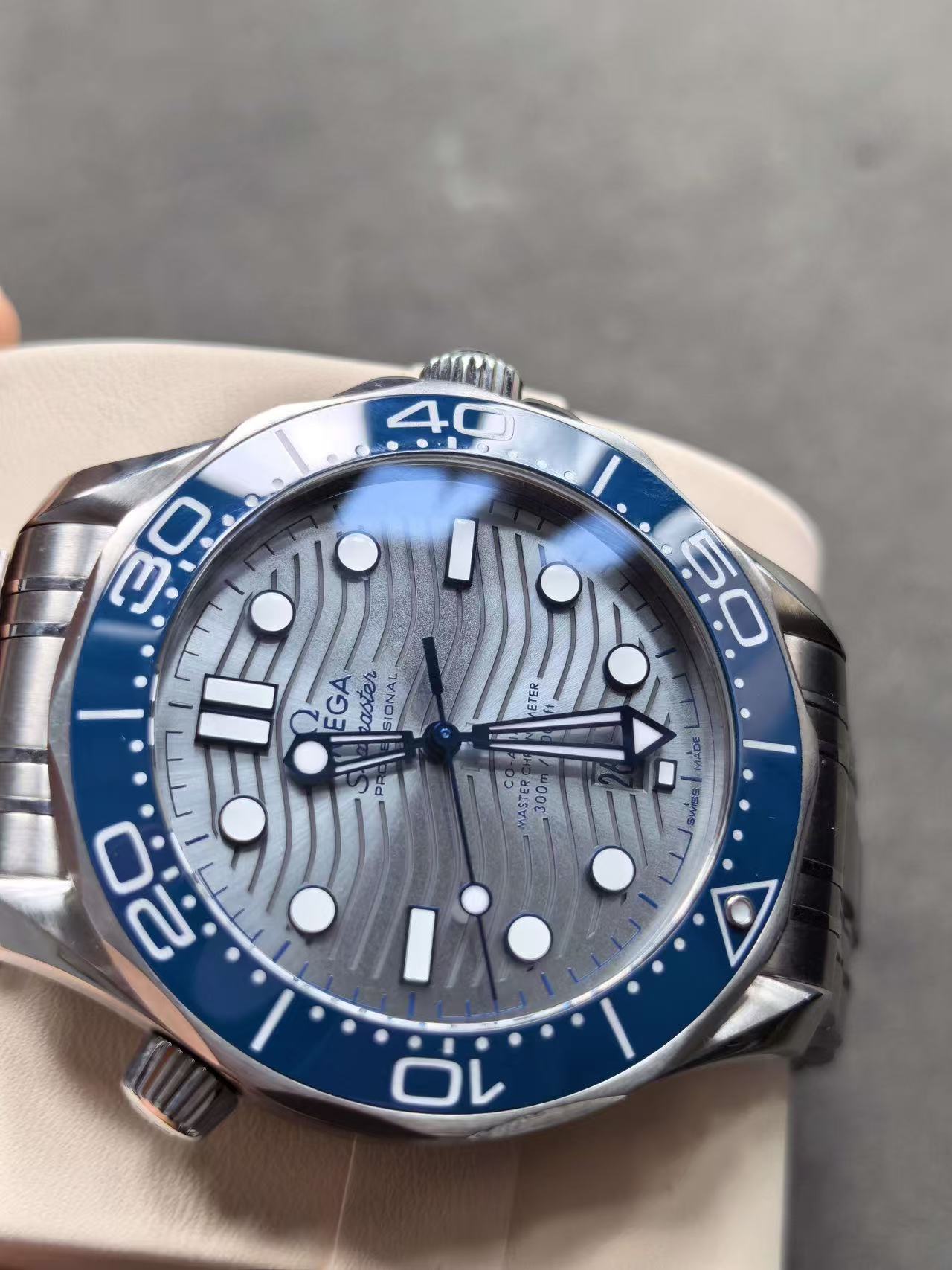 Omega 210.30.42.20.06.001