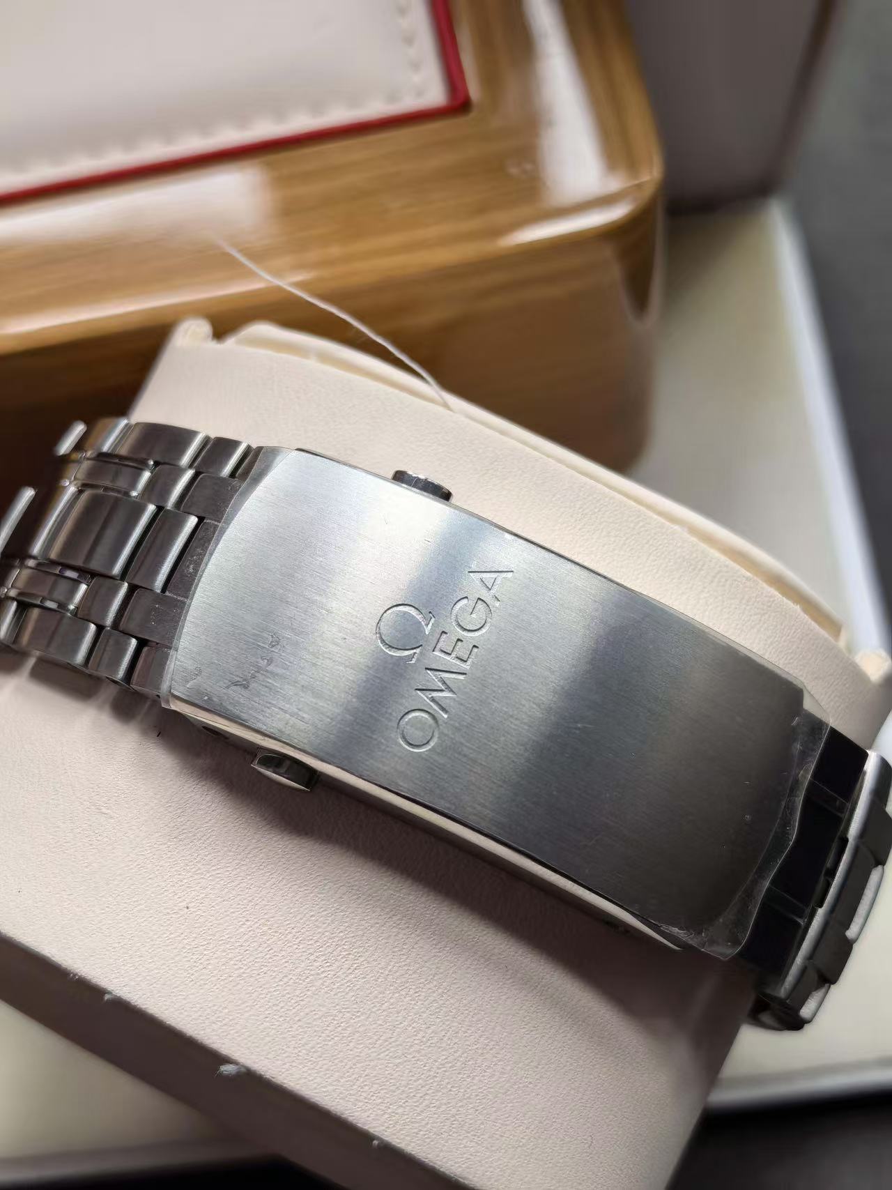 Omega 210.30.42.20.06.001