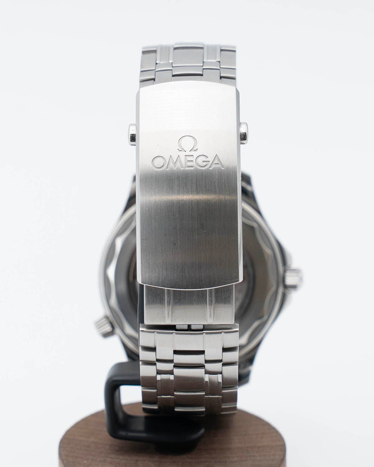 Omega 210.30.42.20.10.001