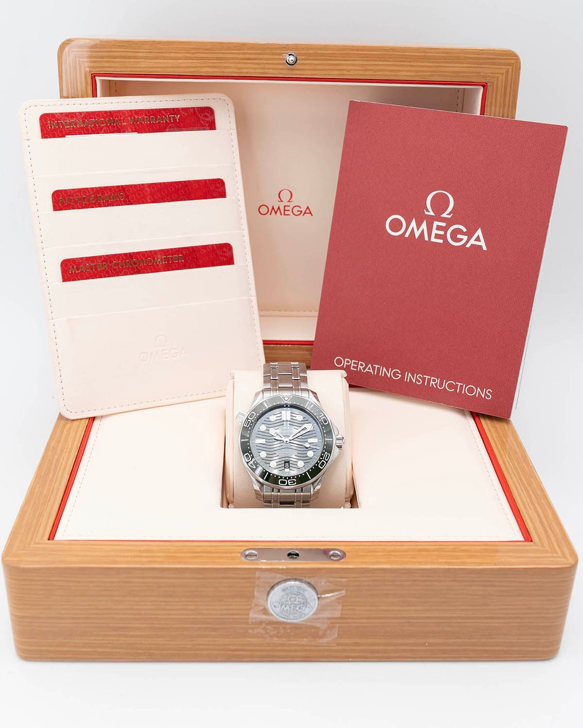 Omega 210.30.42.20.10.001