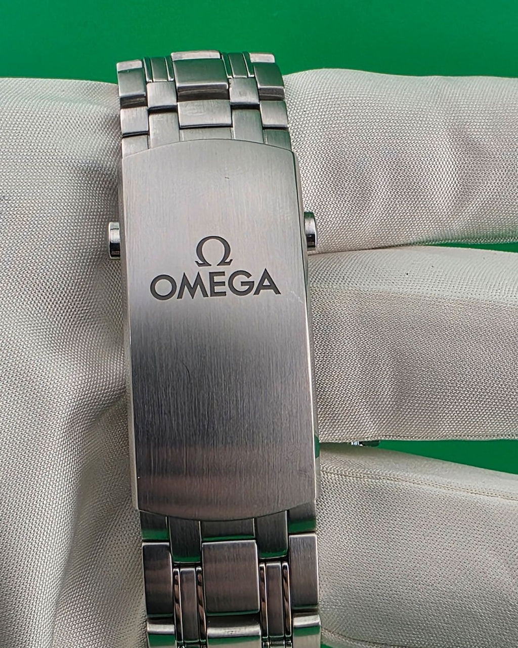 Omega 210.30.42.20.10.001