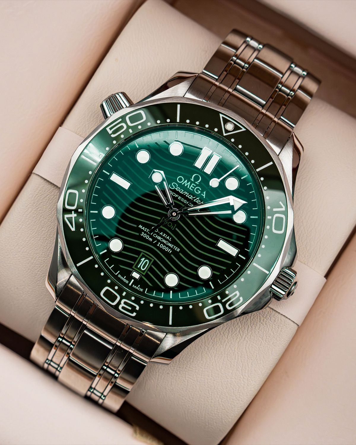 Omega 210.30.42.20.10.001