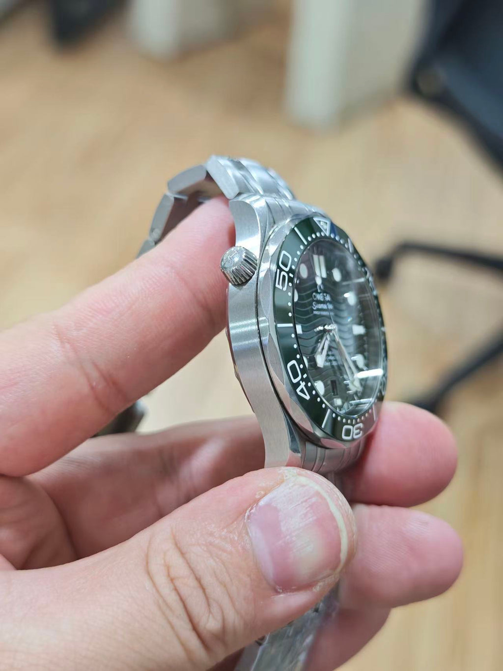 Omega 210.30.42.20.10.001
