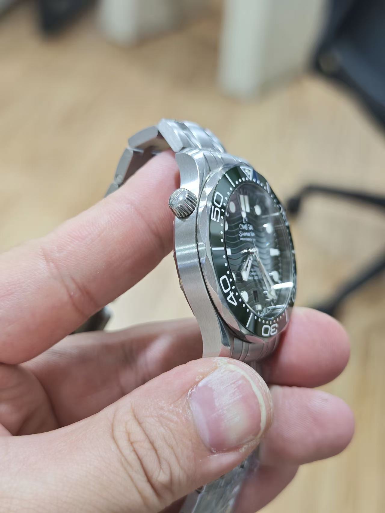 Omega 210.30.42.20.10.001
