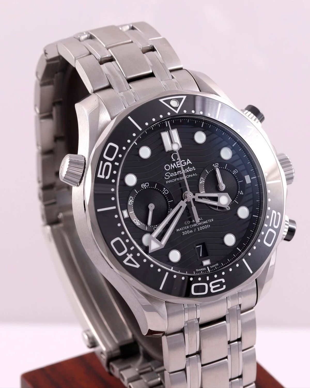 Omega 210.30.44.51.01.001