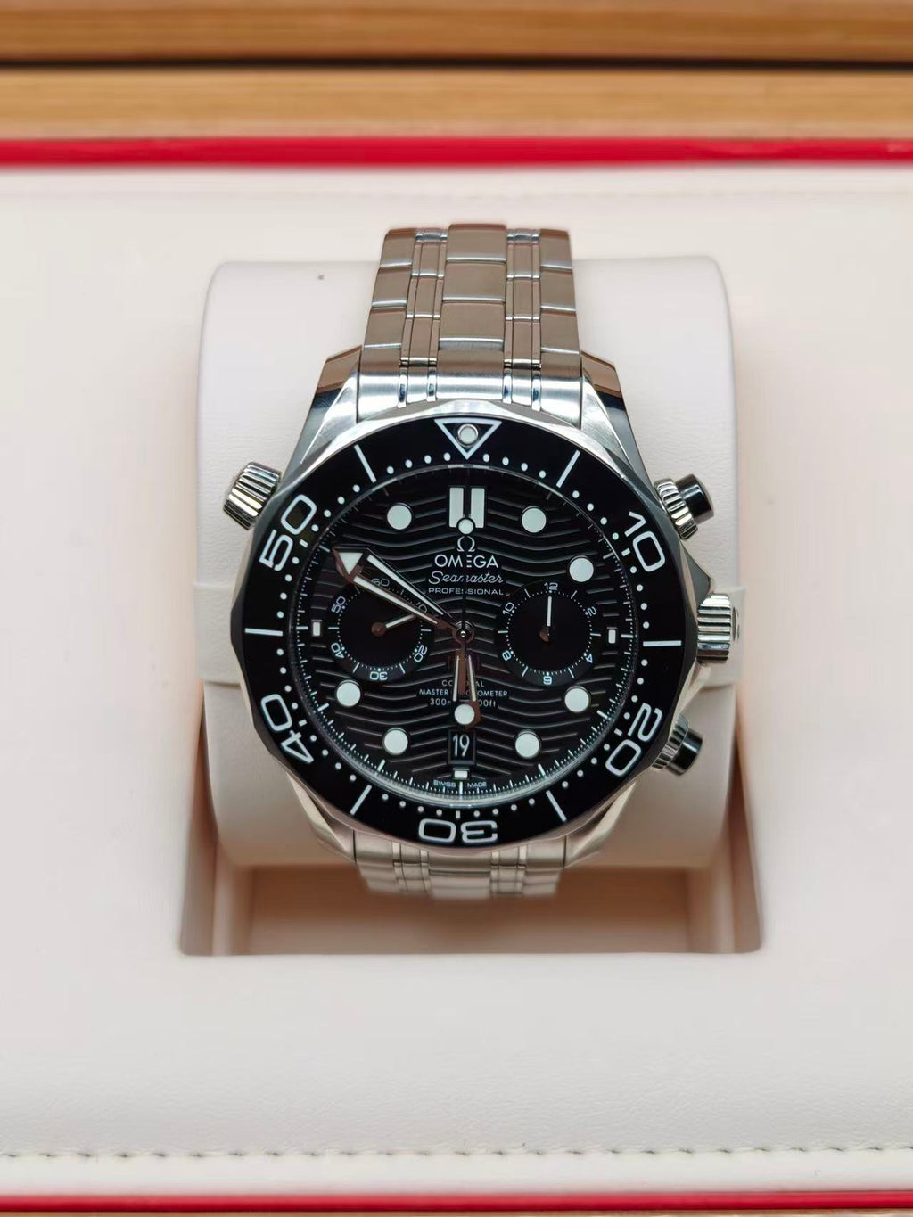 Omega 210.30.44.51.01.001
