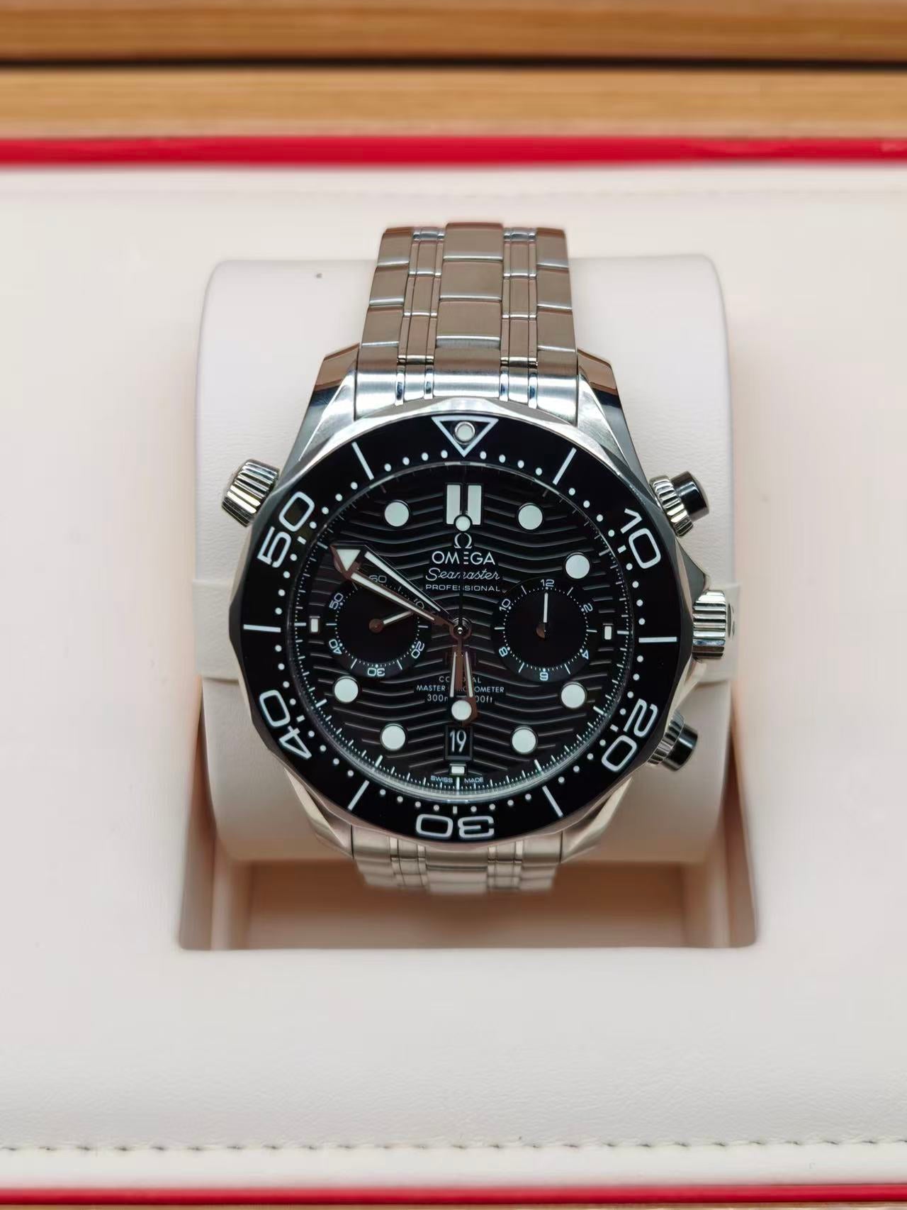Omega 210.30.44.51.01.001