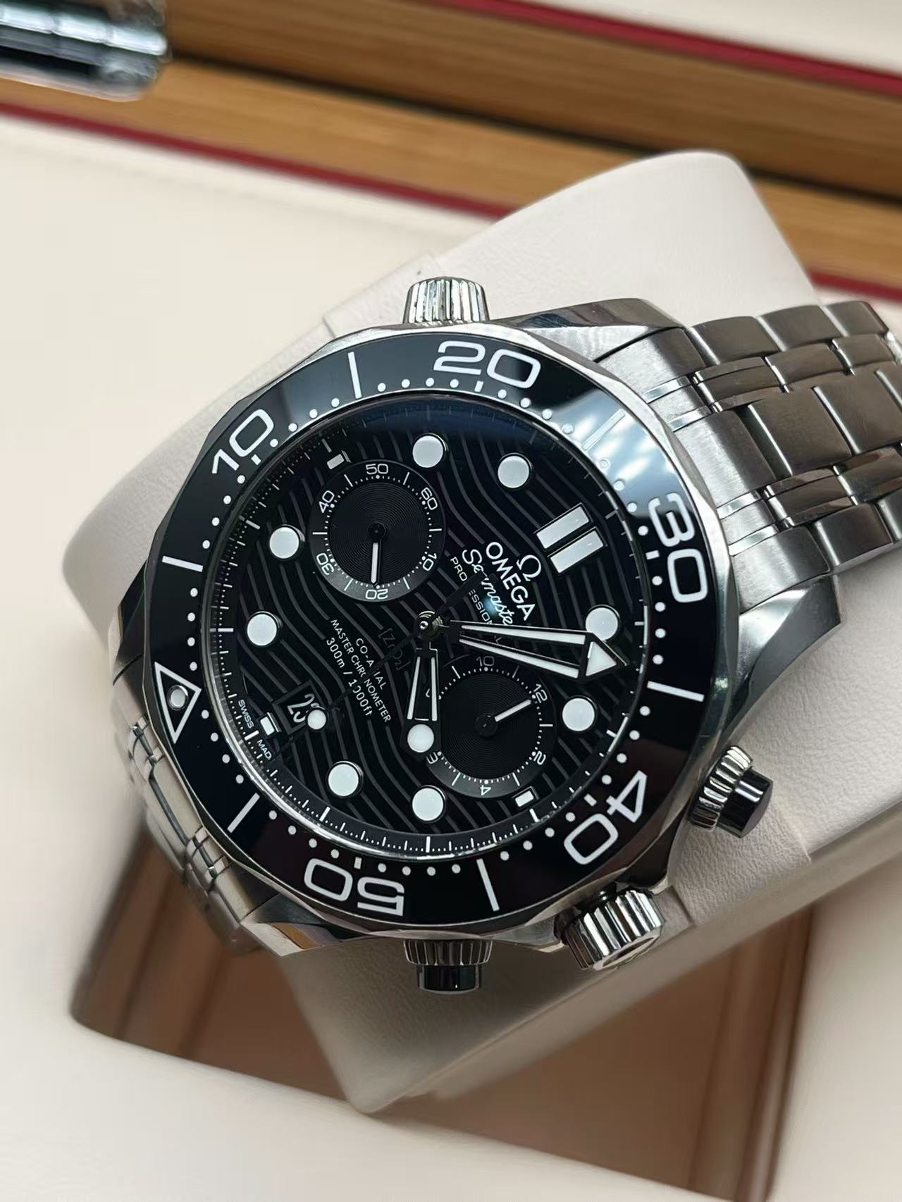 Omega 210.30.44.51.01.001