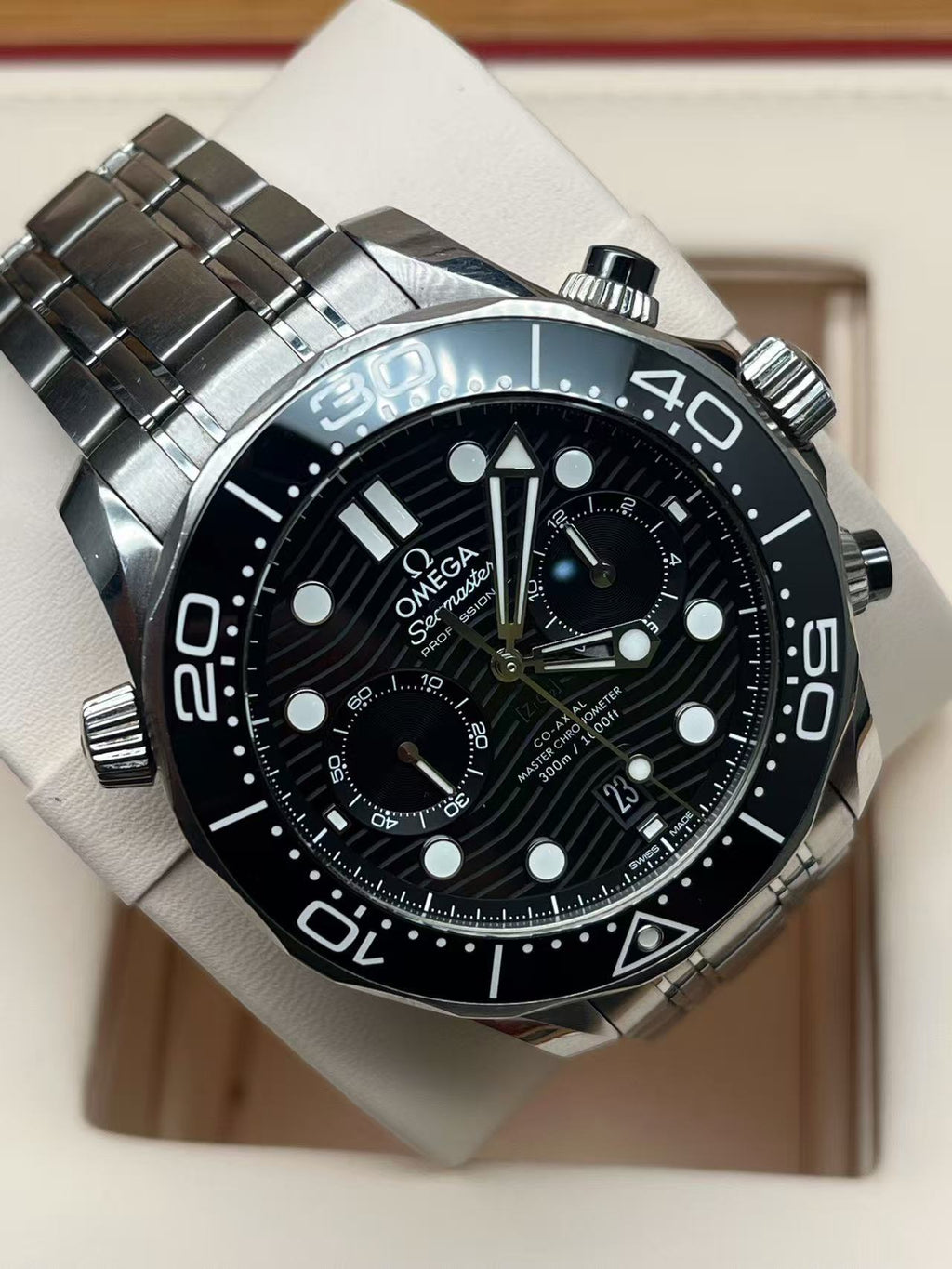 Omega 210.30.44.51.01.001