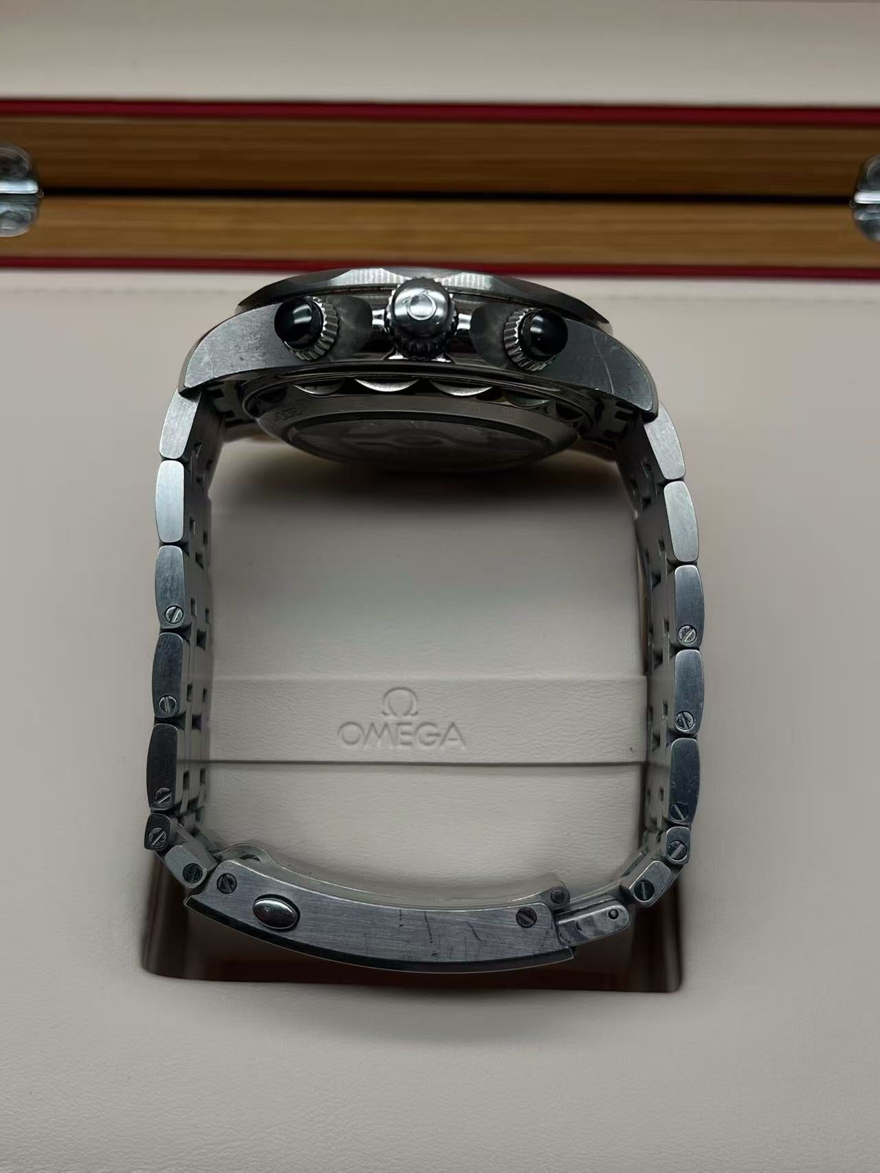 Omega 210.30.44.51.01.001