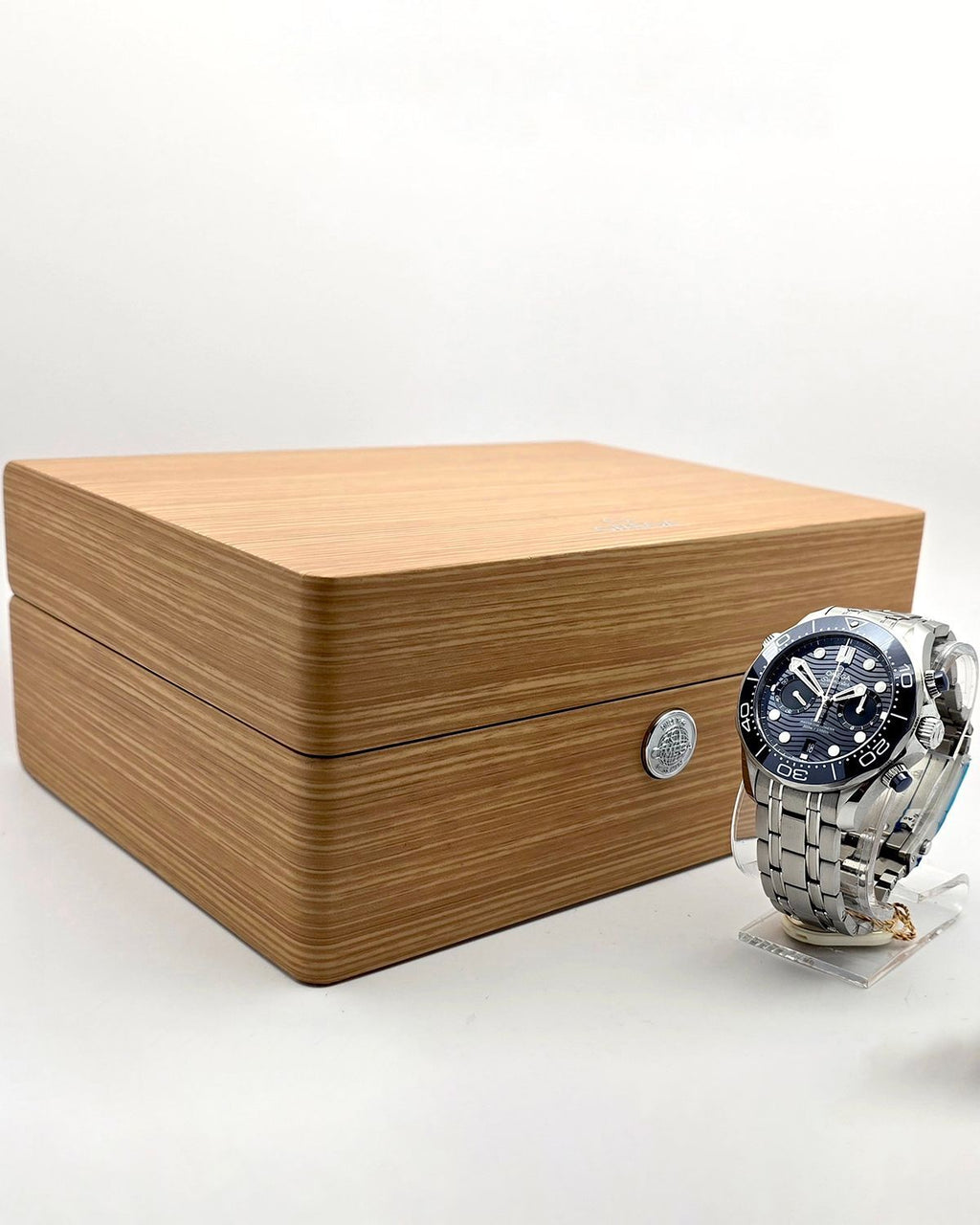 Omega 210.30.44.51.03.001