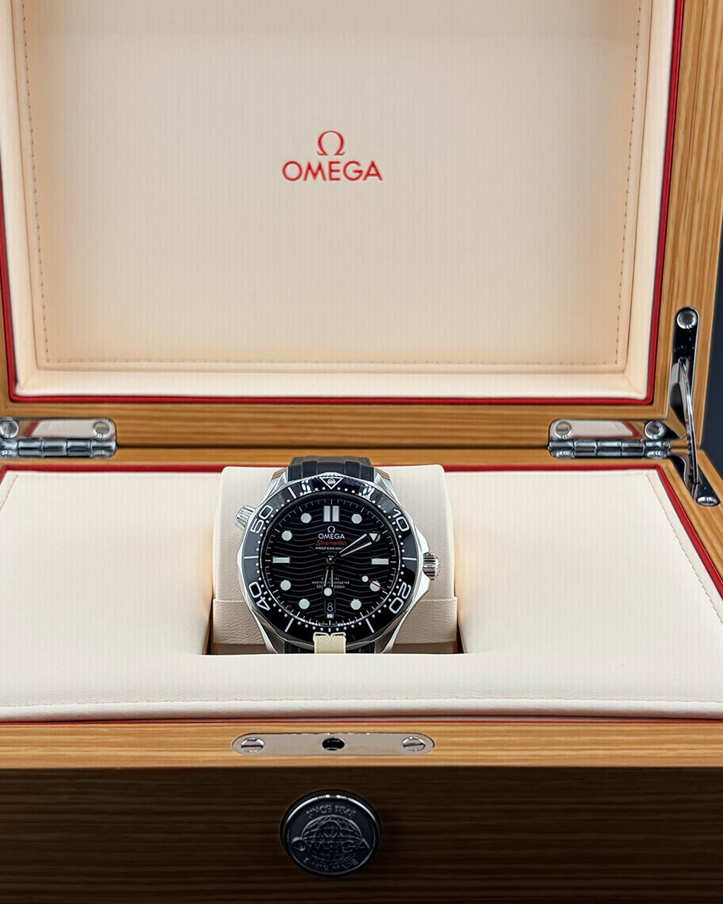 Omega 210.32.42.20.01.001