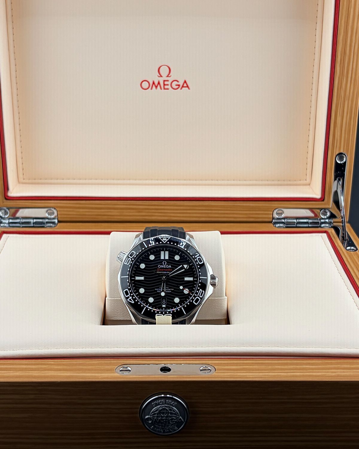Omega 210.32.42.20.01.001