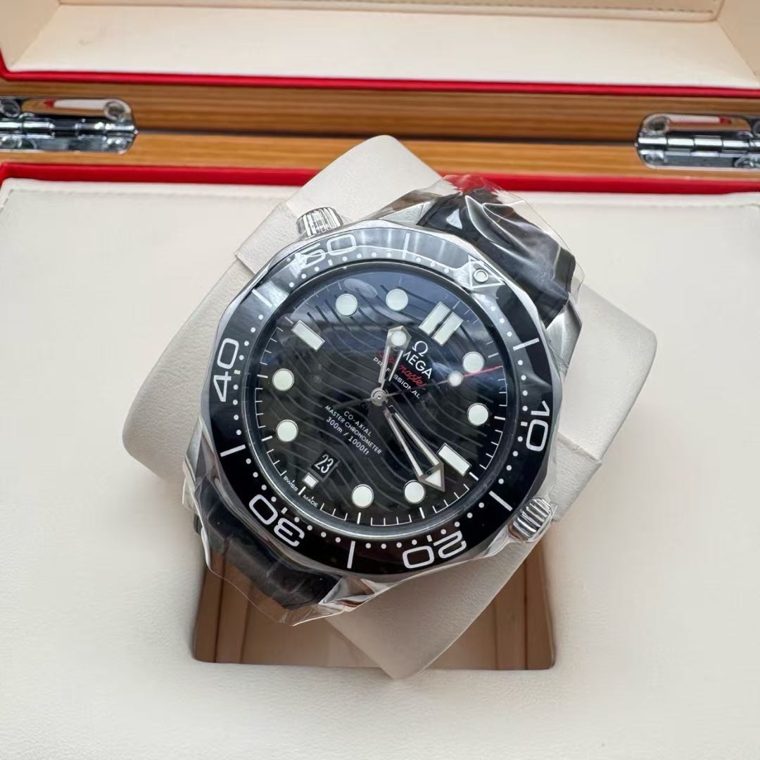 Omega 210.32.42.20.01.001