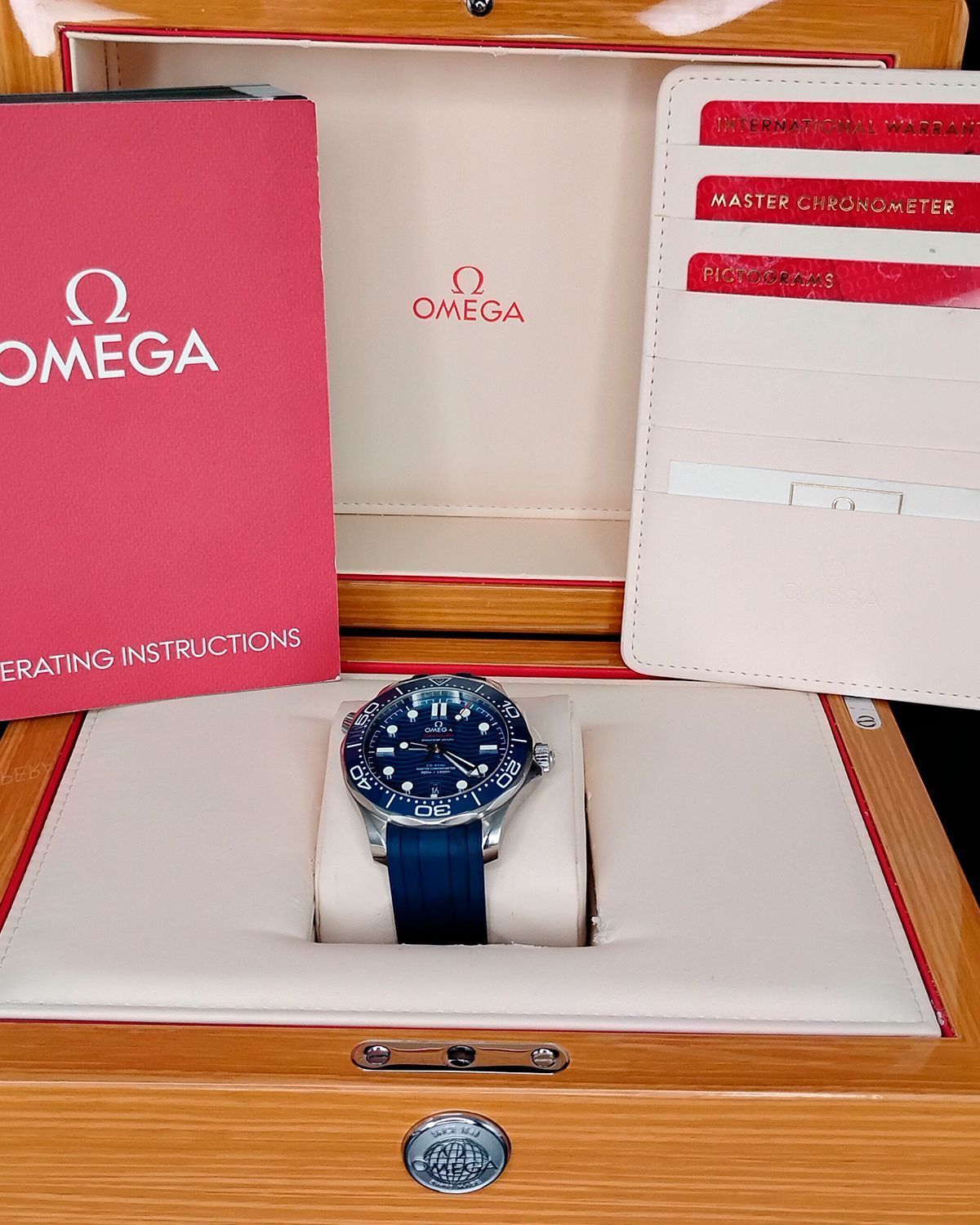 Omega 210.32.42.20.03.001