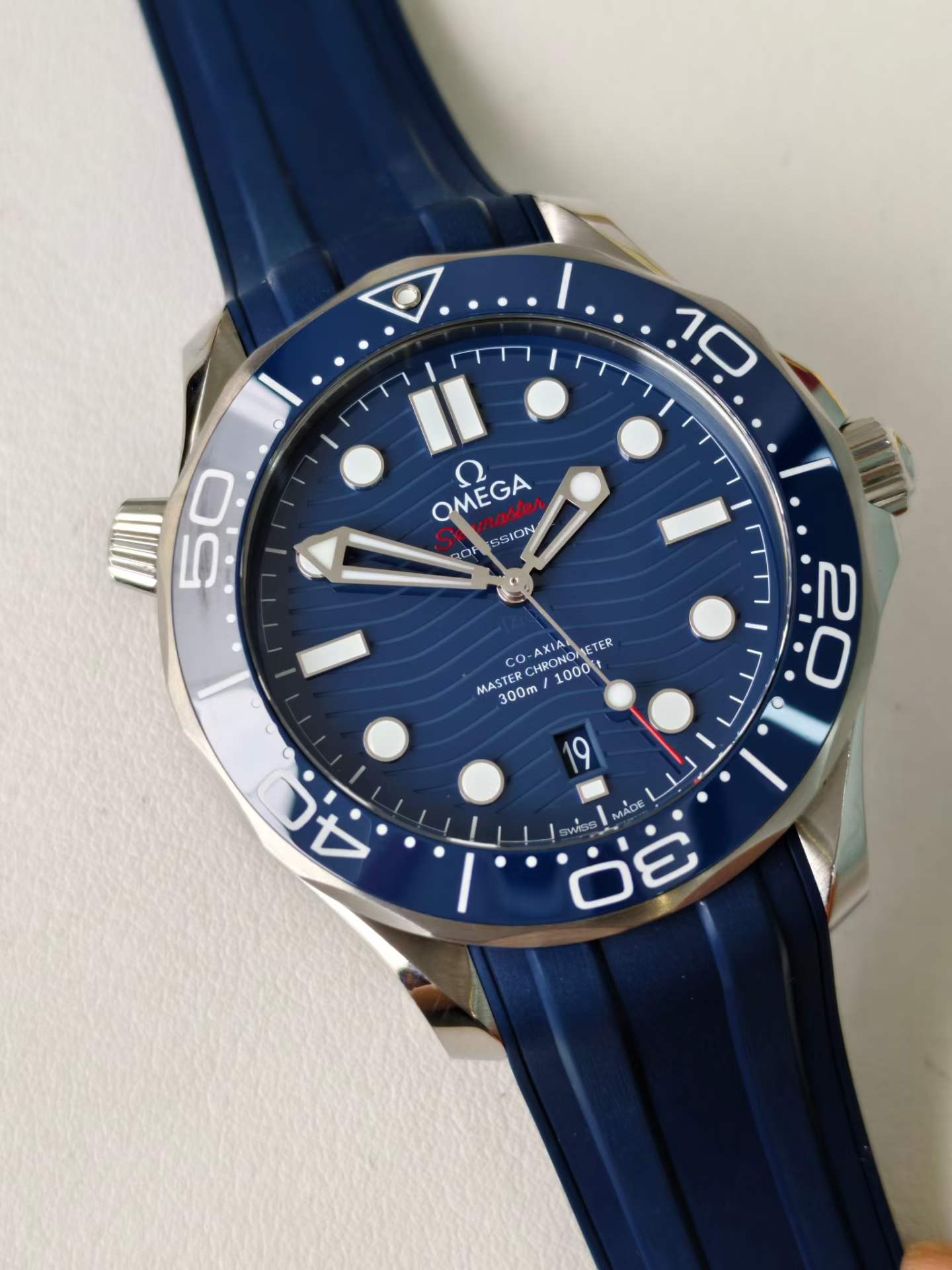 Omega 210.32.42.20.03.001