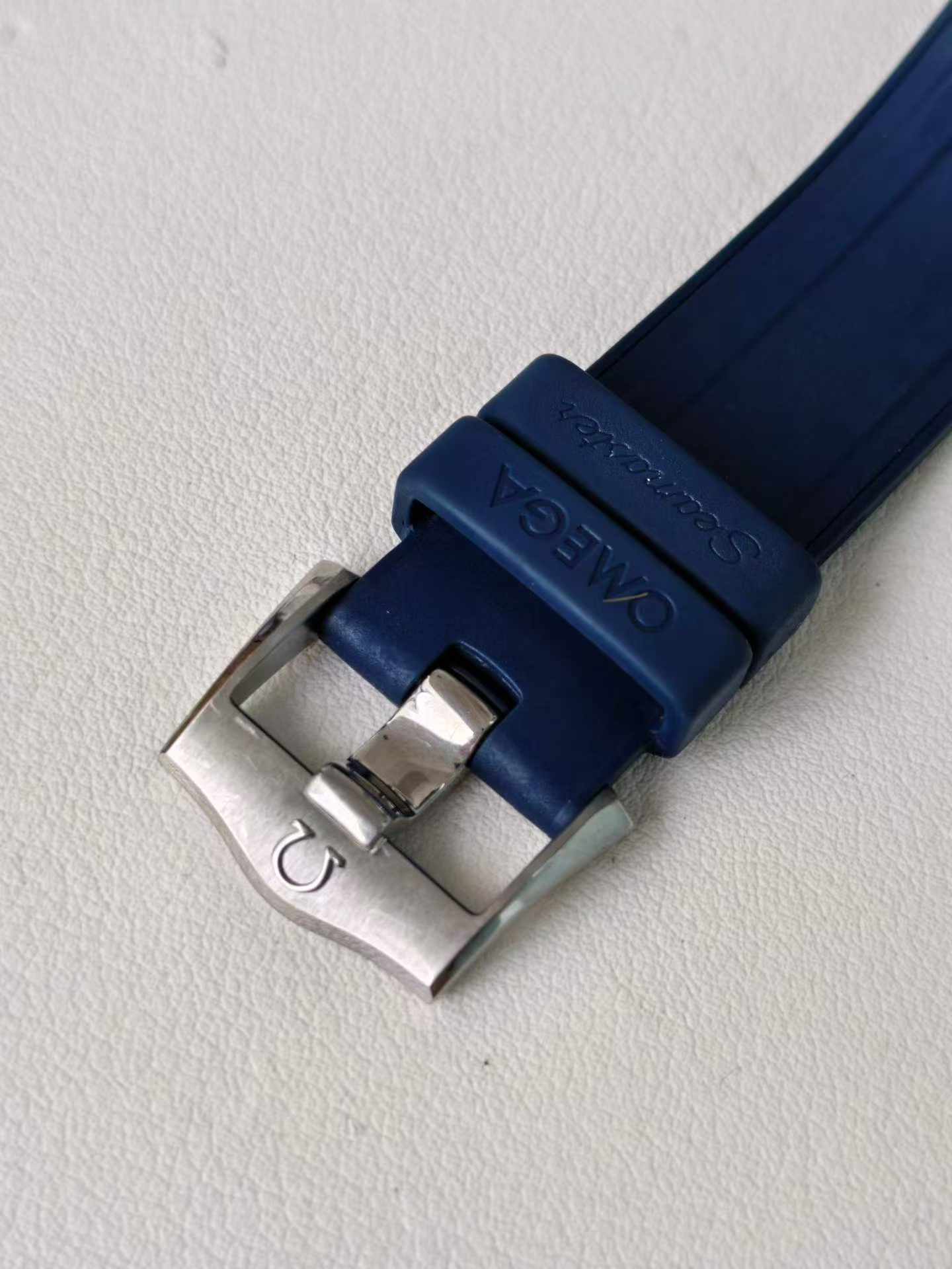 Omega 210.32.42.20.03.001