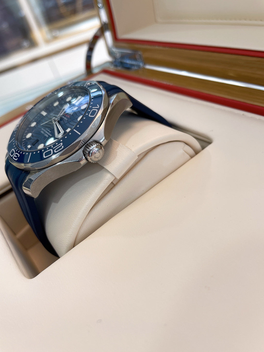 Omega 210.32.42.20.03.001