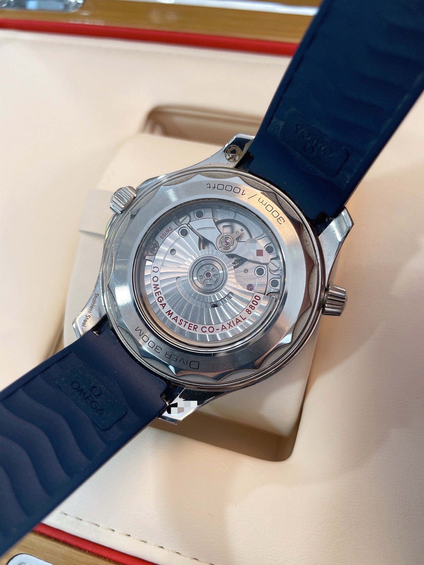 Omega 210.32.42.20.03.001