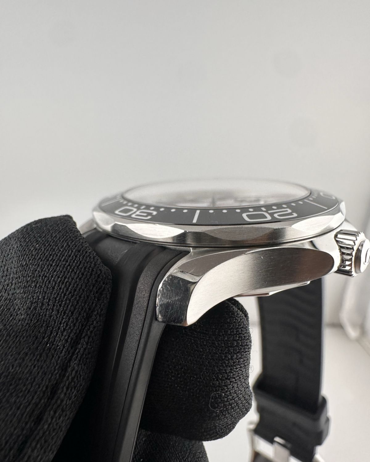 Omega 210.32.42.20.04.001