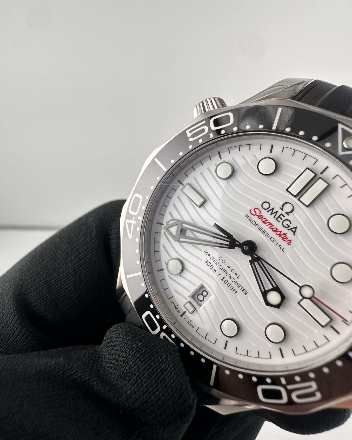 Omega 210.32.42.20.04.001