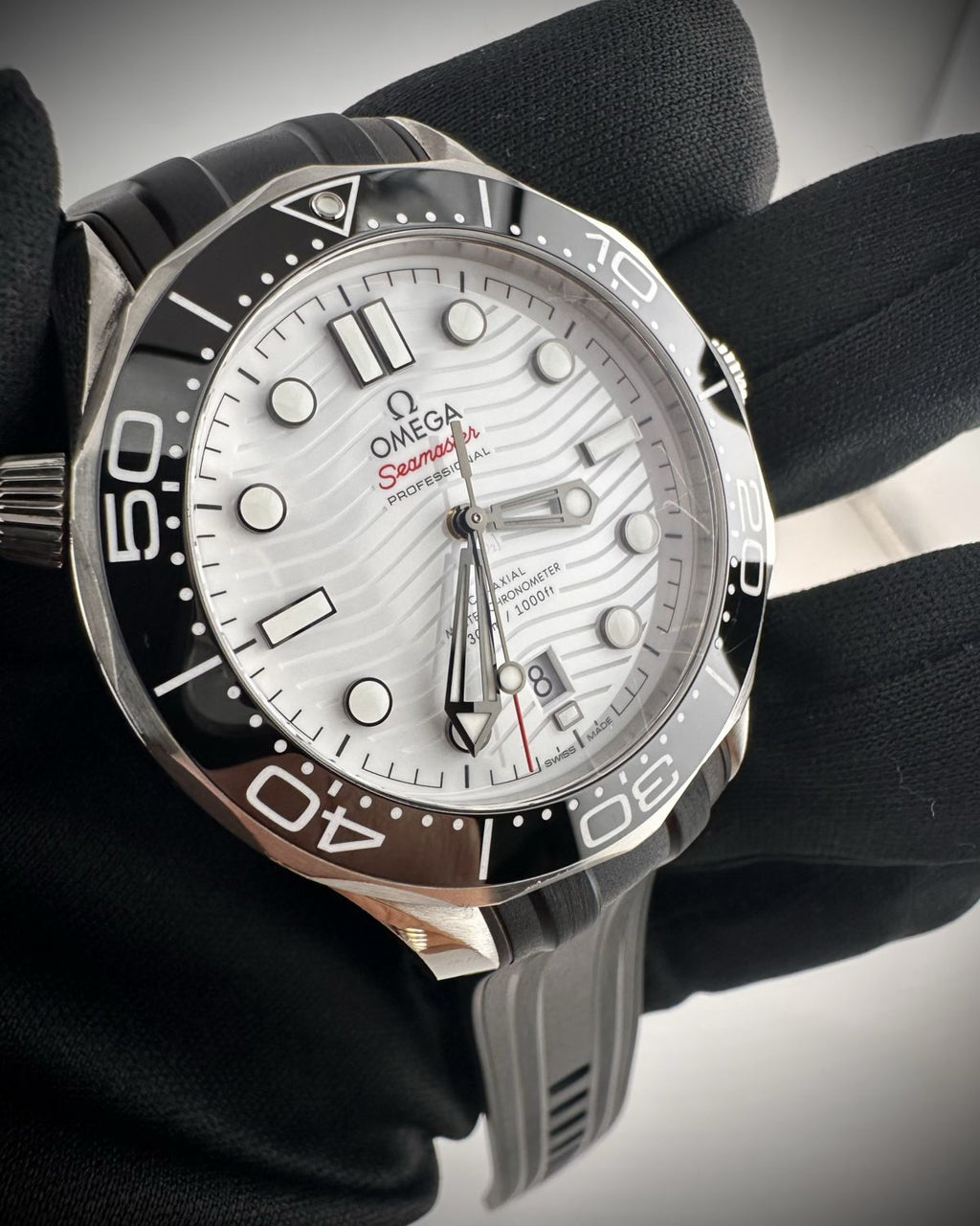 Omega 210.32.42.20.04.001