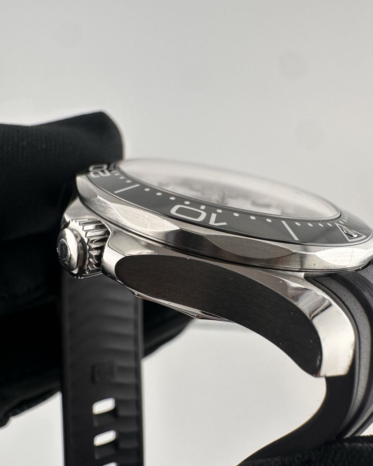 Omega 210.32.42.20.04.001