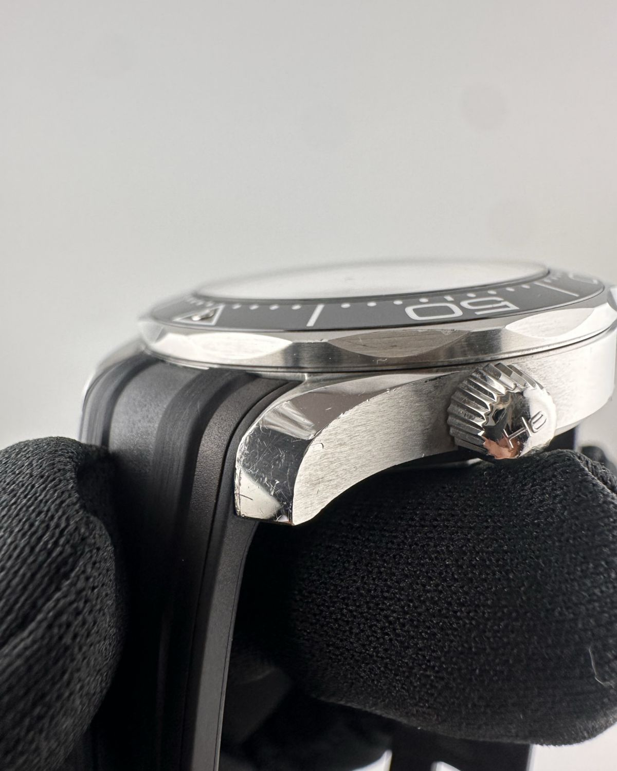 Omega 210.32.42.20.04.001
