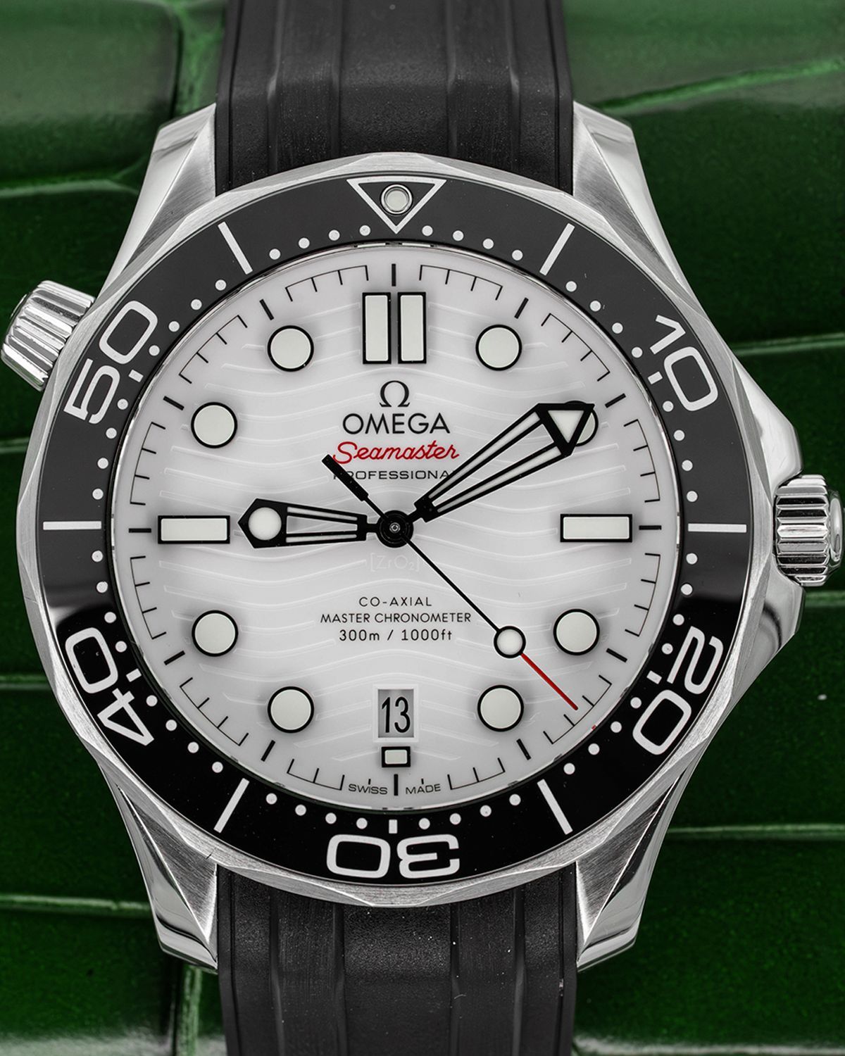 Omega 210.32.42.20.04.001