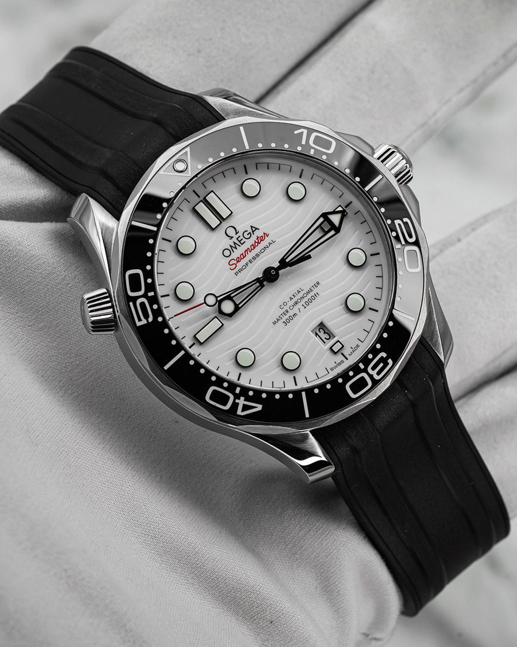 Omega 210.32.42.20.04.001
