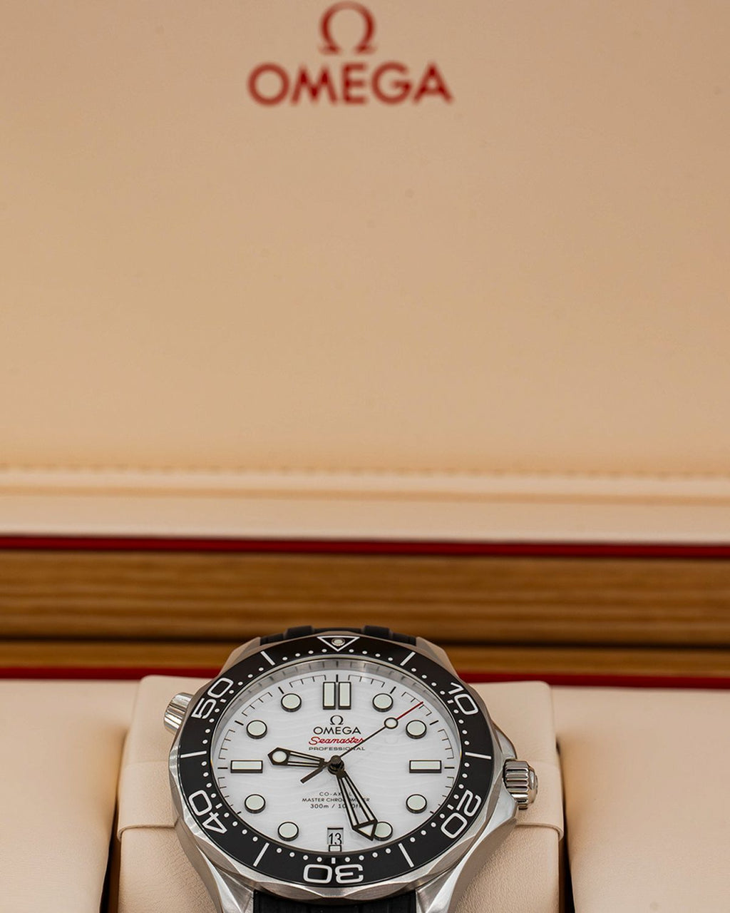 Omega 210.32.42.20.04.001