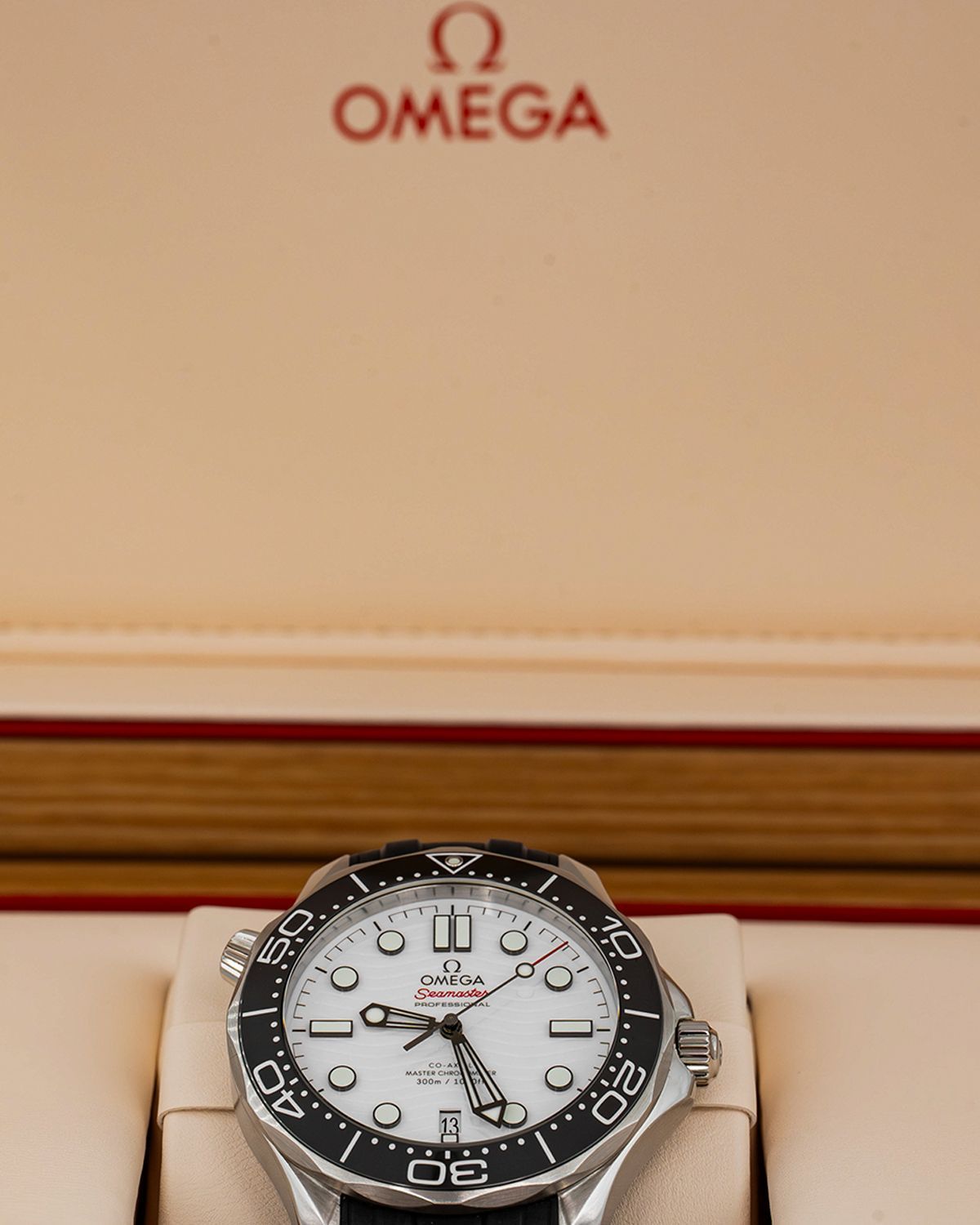 Omega 210.32.42.20.04.001