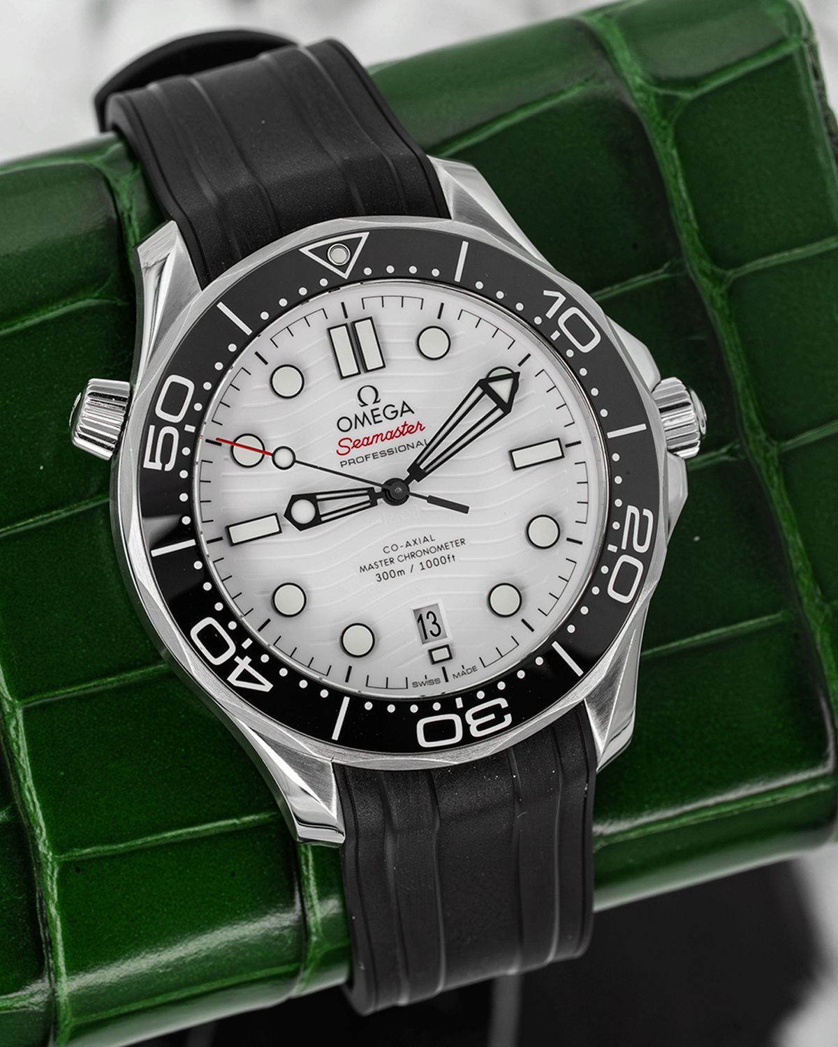 Omega 210.32.42.20.04.001