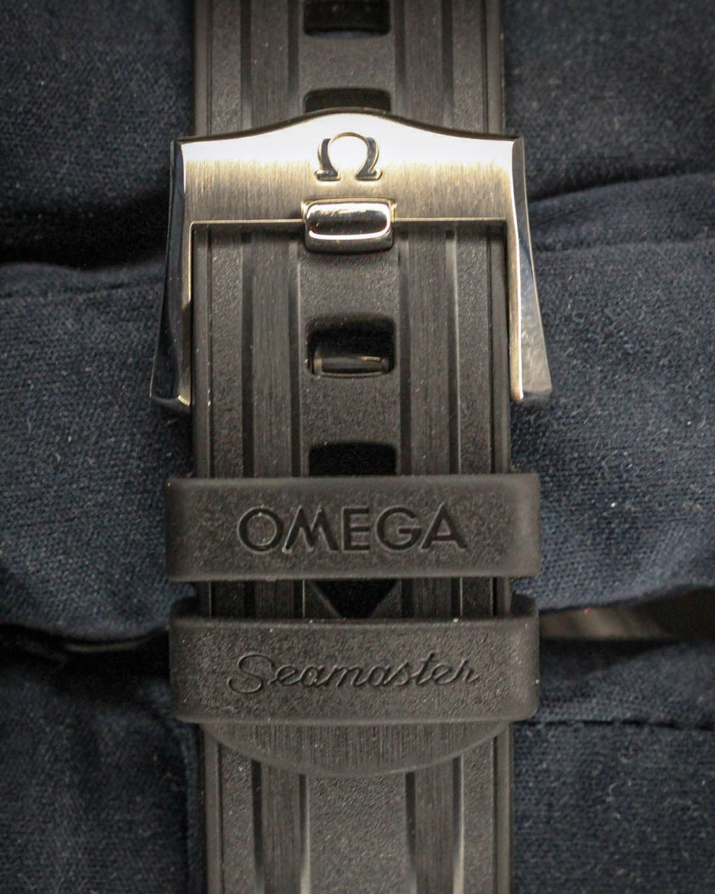 Omega 210.32.42.20.04.001