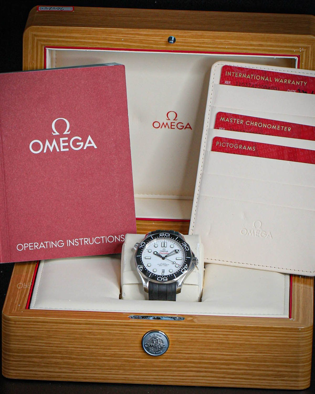 Omega 210.32.42.20.04.001
