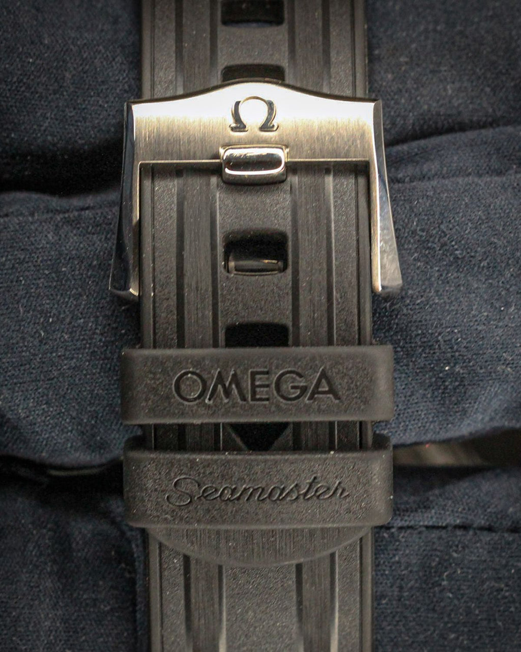 Omega 210.32.42.20.04.001