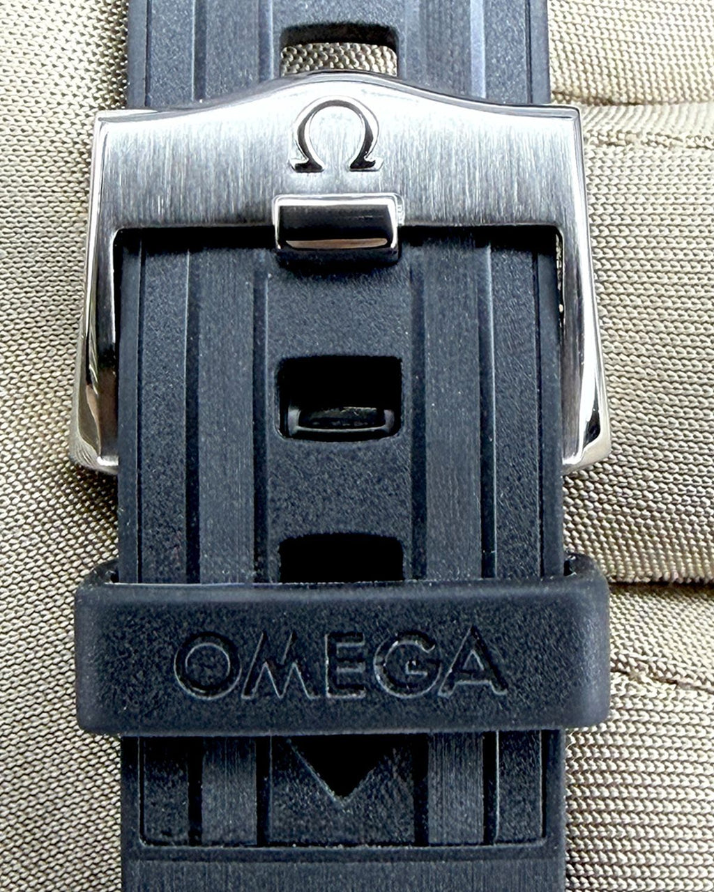 Omega 210.32.42.20.04.001