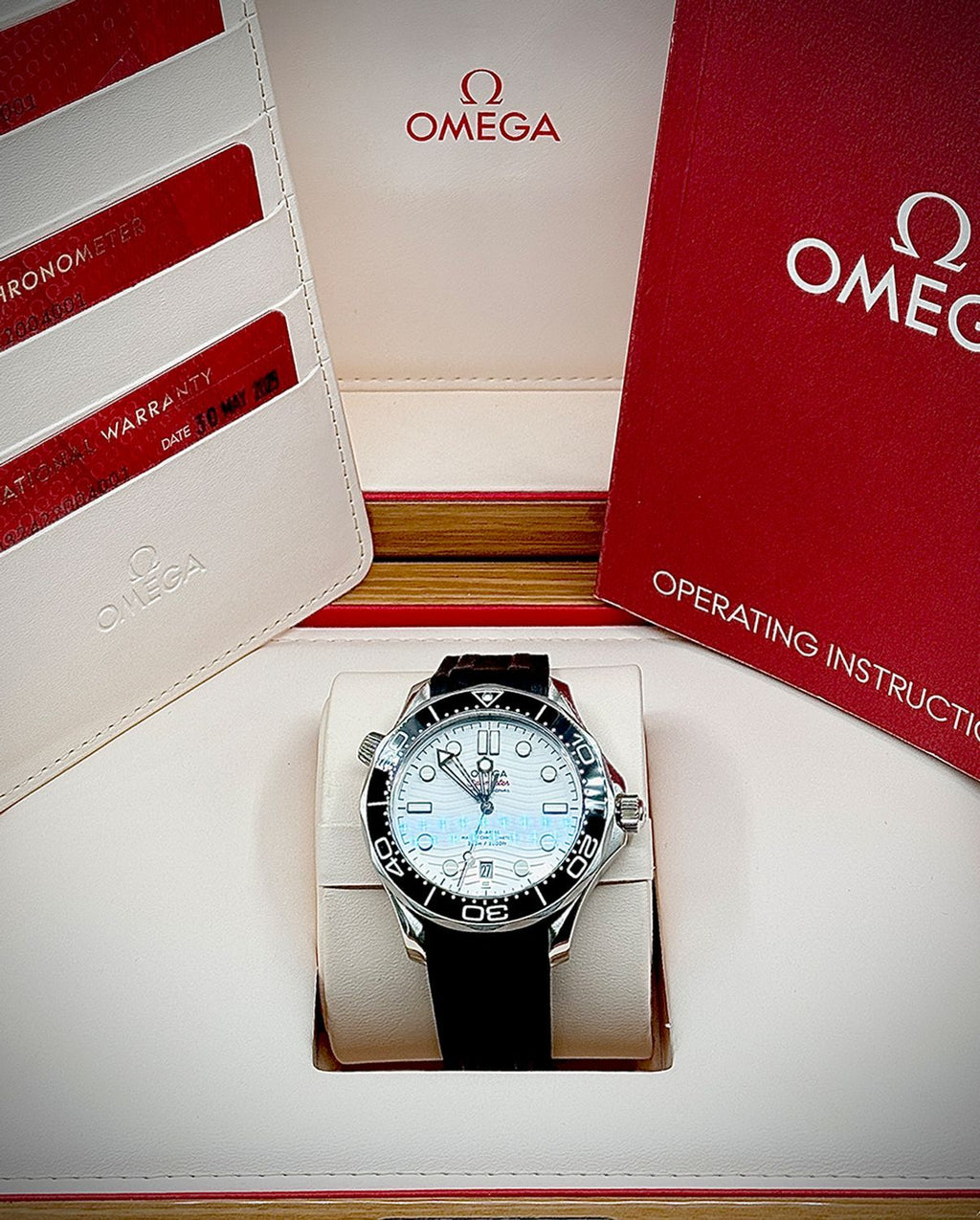 Omega 210.32.42.20.04.001