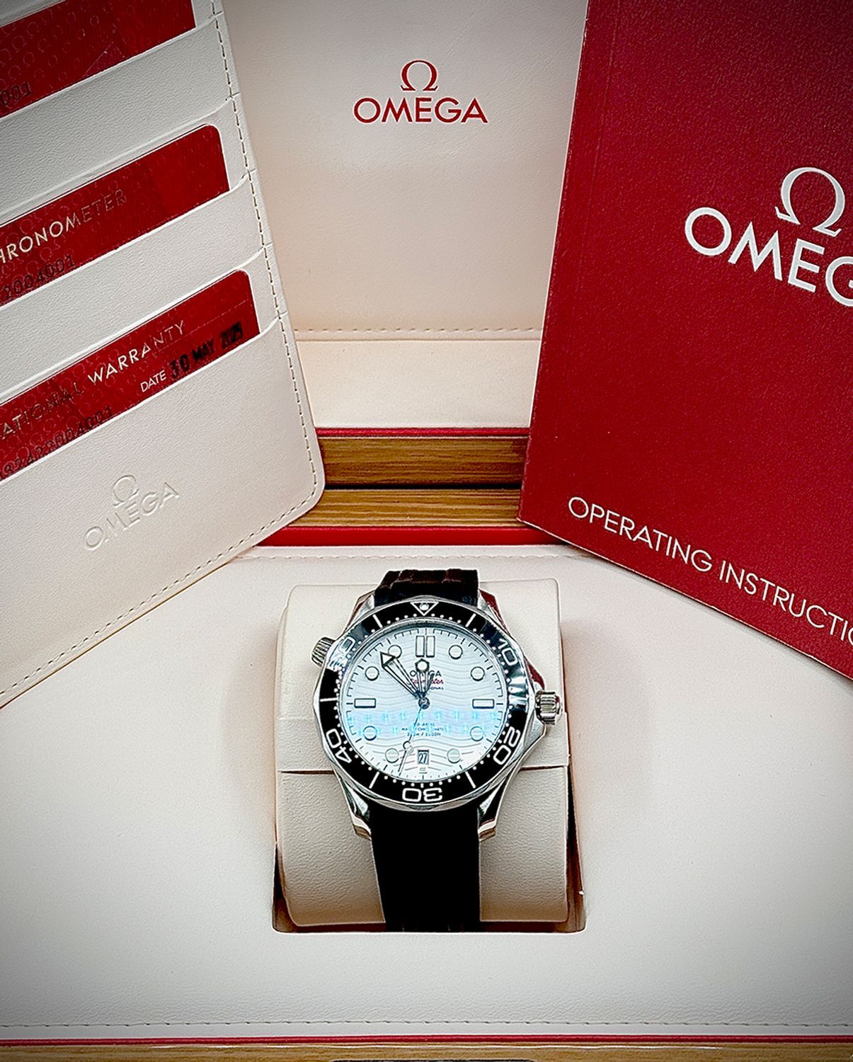 Omega 210.32.42.20.04.001