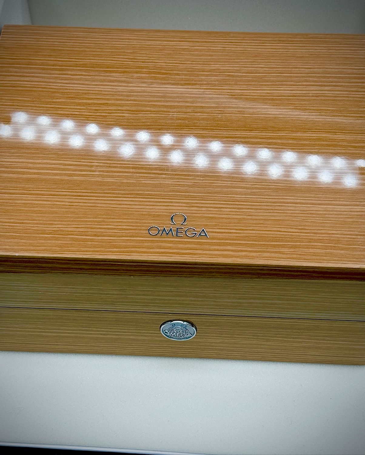 Omega 210.32.42.20.04.001