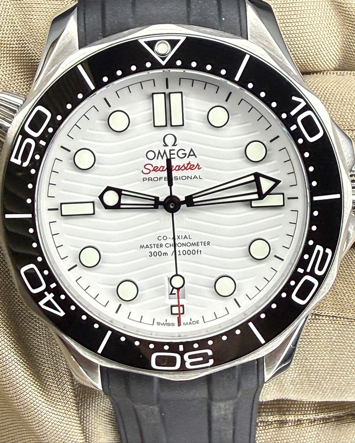 Omega 210.32.42.20.04.001