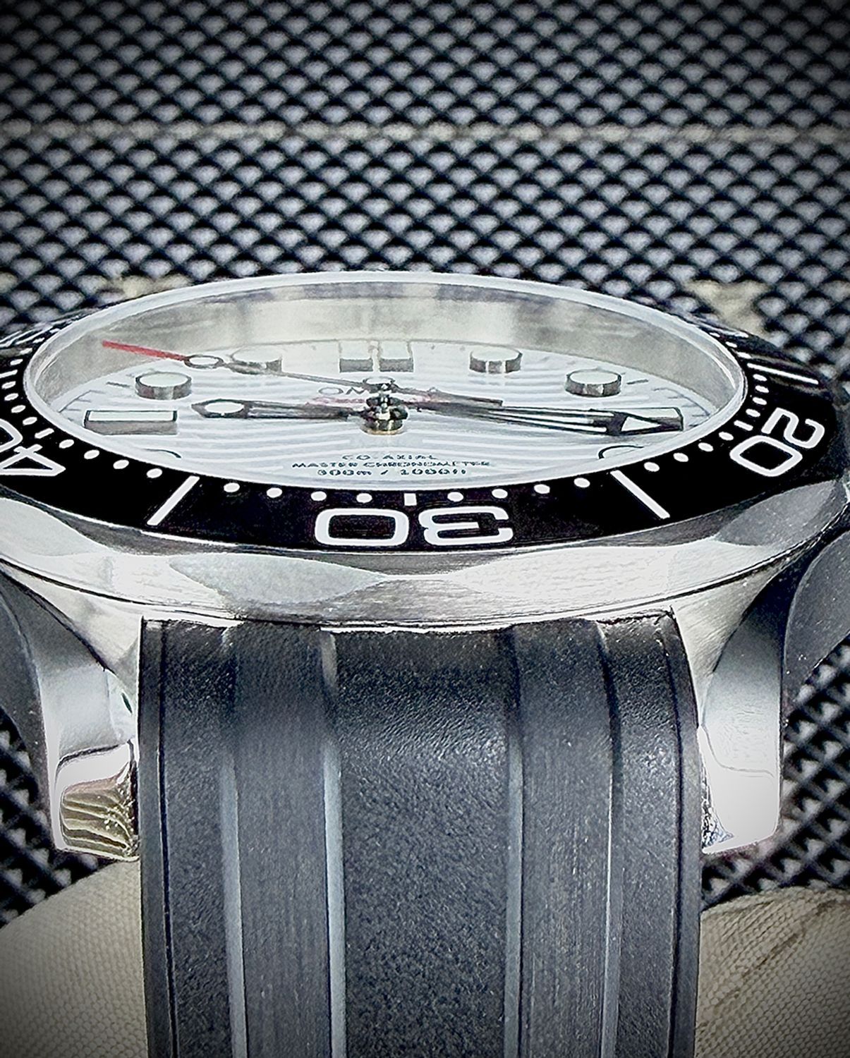 Omega 210.32.42.20.04.001