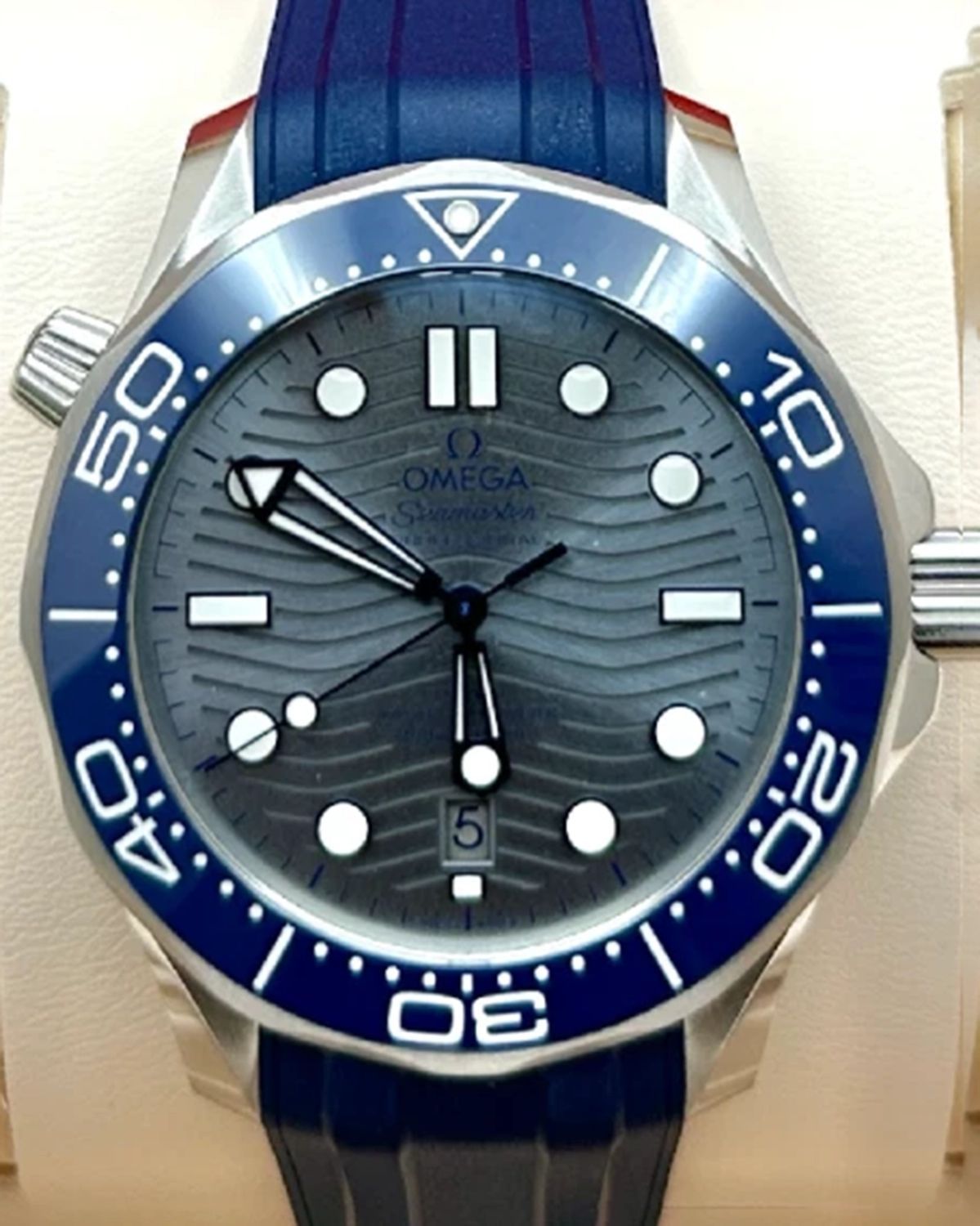 Omega 210.32.42.20.06.001