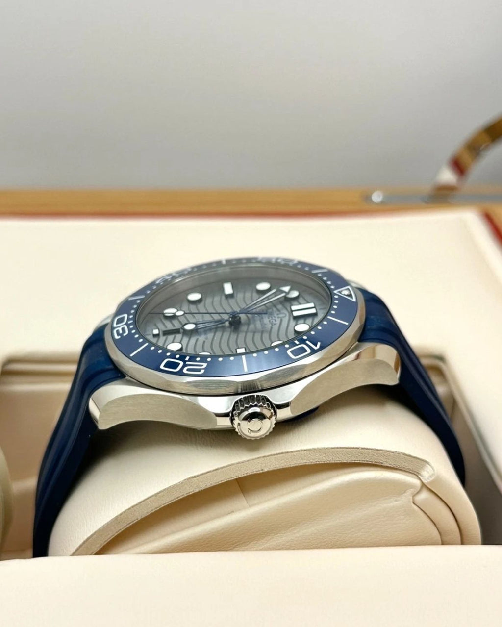 Omega 210.32.42.20.06.001