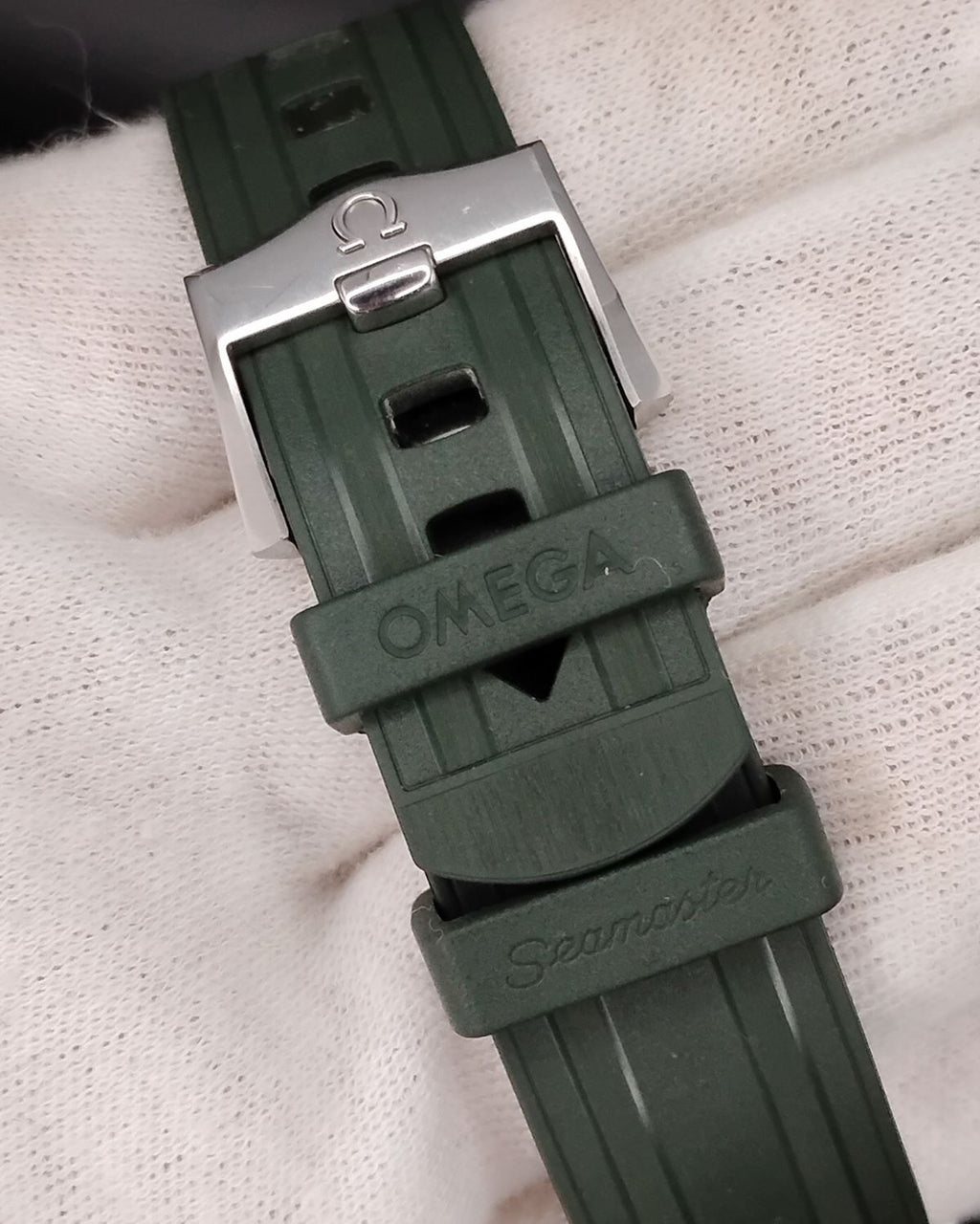 Omega 210.32.42.20.10.001