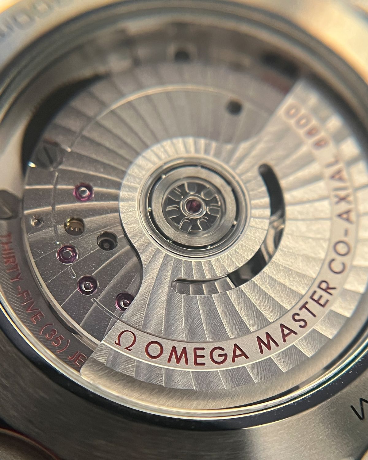 Omega 210.32.42.20.10.001