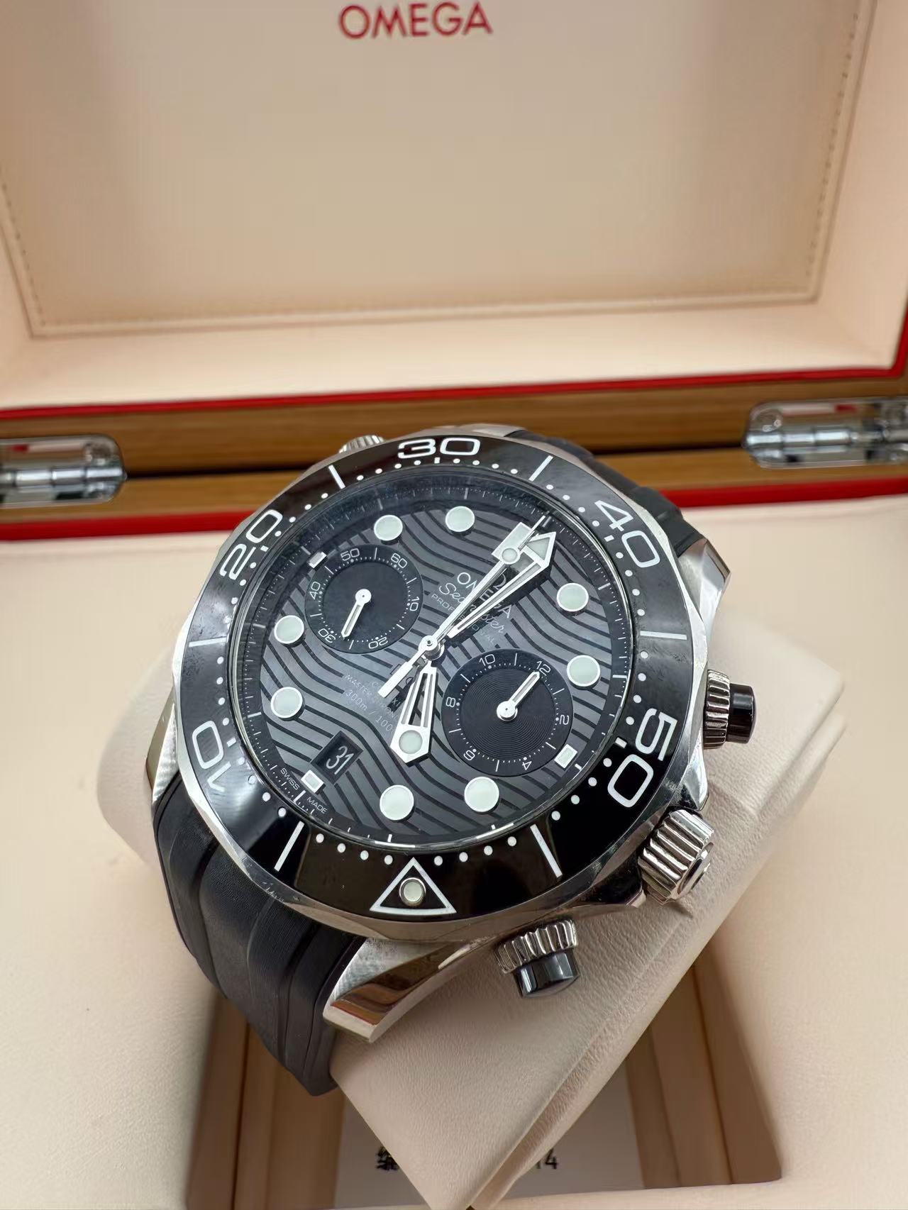 Omega 210.32.44.51.01.001