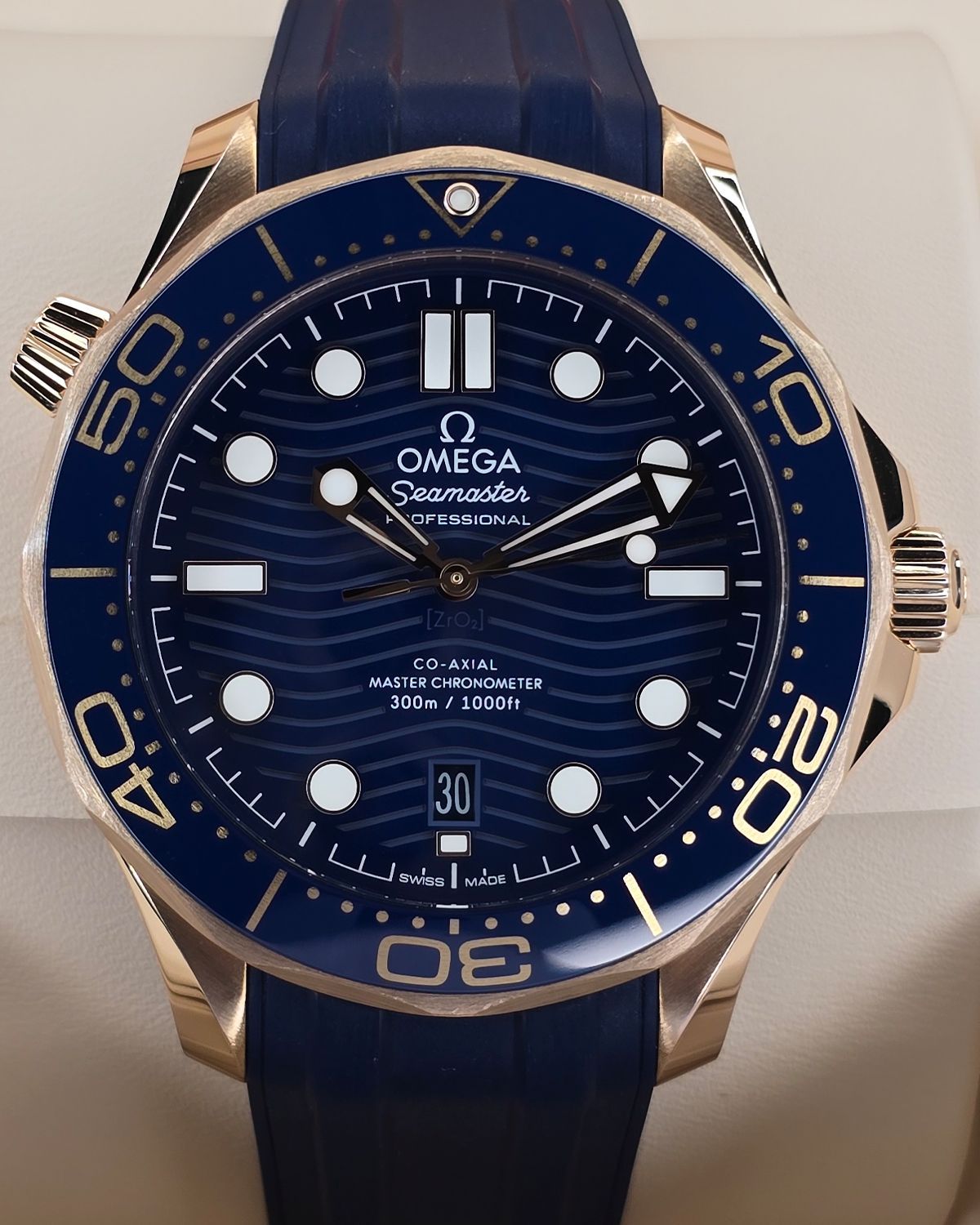 Omega 210.62.42.20.03.001