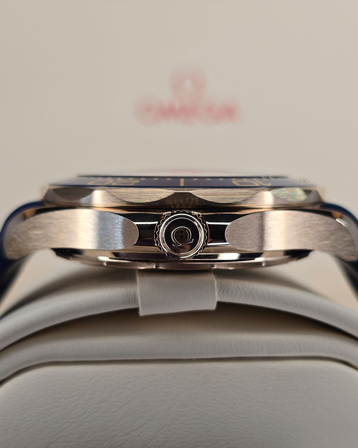 Omega 210.62.42.20.03.001