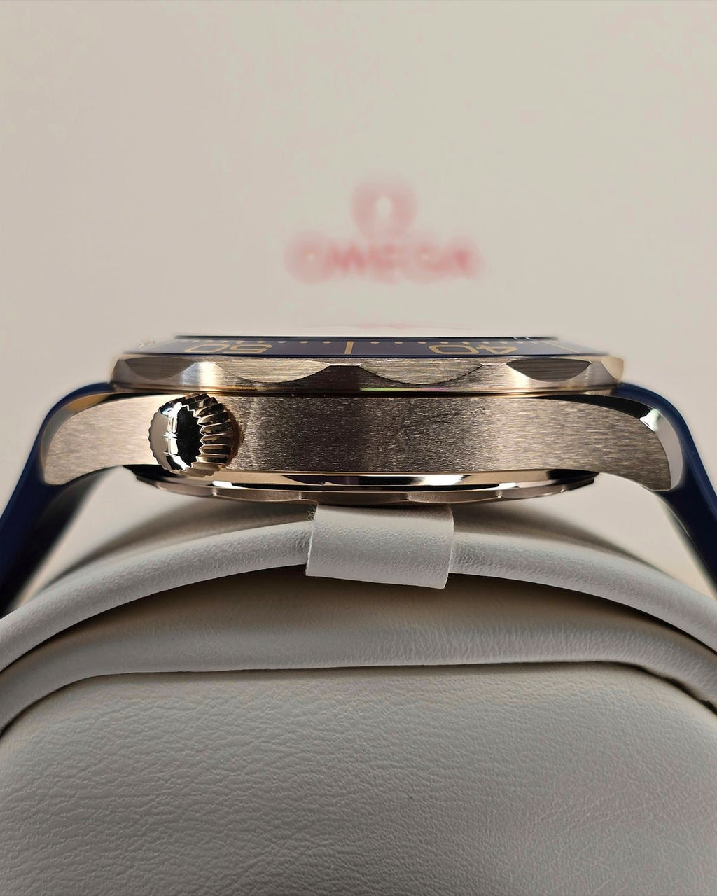 Omega 210.62.42.20.03.001
